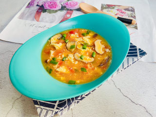 19、西红柿香菇汤,西红柿香菇汤酸甜可口，营养丰富