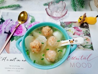 17、萝卜肉丸汤,拍上成品图，一道美味又营养的萝卜肉丸汤就完成了。