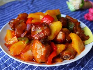 12、甜酸菠萝排骨，酸酸甜甜过一夏,尝试味道合适后，即可盛起