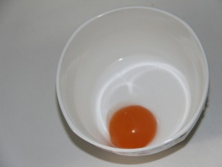 3、幸福早餐~火烧云土司,蛋黄放一个碗