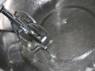 8、幸福早餐~火烧云土司,打发蛋白