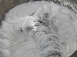 9、幸福早餐~火烧云土司,打到硬性发泡的状态