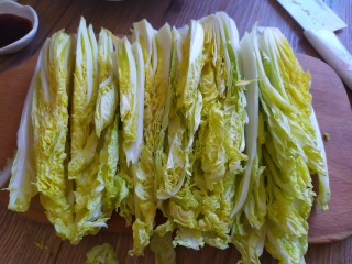 3、蒜蓉粉丝娃娃菜,娃娃菜切条