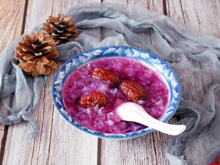 14、紫薯红枣银耳汤（电饭煲版）,再来一张！看着就很有食欲啊，有木有？