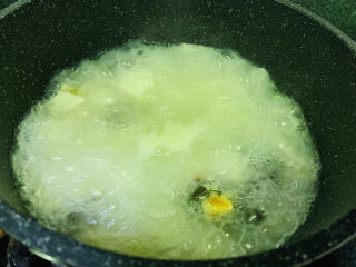 12、苋菜豆腐汤,煮开