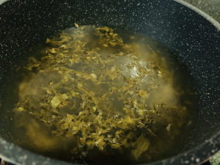 10、黑鱼豆腐汤,加入清水