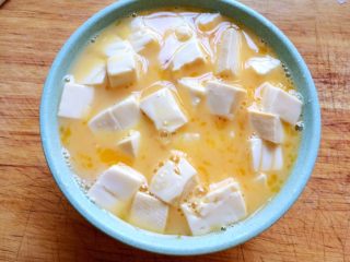 8、吃豆腐+豆腐滑鸡蛋,加入豆腐。