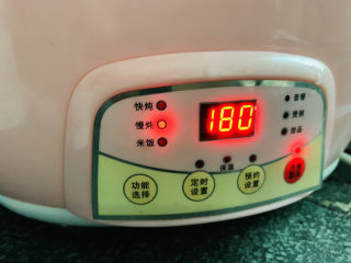 14、胡萝卜玉米排骨汤,设置炖锅,炖的时间