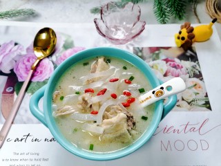 15、萝卜丝汤,拍上成品图，一道清爽的萝卜丝汤就完成了。