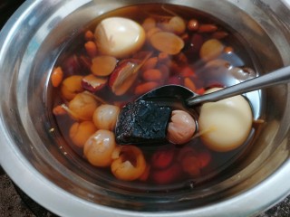 13、桂圆鸡蛋汤,最后加入红糖块