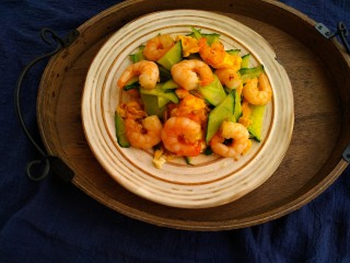 12、黄瓜炒虾仁,鲜美爽口