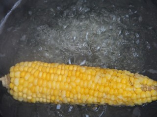 7、玉米彩色沙拉,煮熟即可