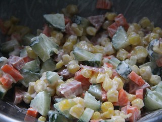 11、玉米彩色沙拉,拌匀