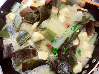 16、海带冬瓜汤,搅拌均匀即可出锅了！