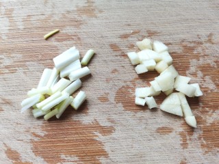 7、金针菇豆腐汤,葱末蒜末