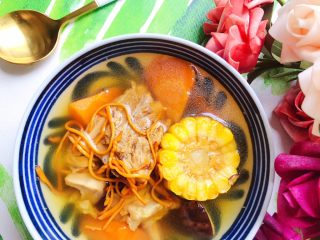 22、虫草花香菇胡萝卜玉米排骨汤(懒人高压锅版),营养丰富,健康美味