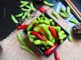 15、水煮毛豆,不要盖盖子，毛豆盖锅盖煮很容易发黄