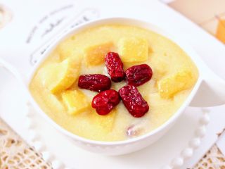 14、玉米面糊糊,又香又甜的玉米糊糊就熬好了，盛入碗中即可食用。