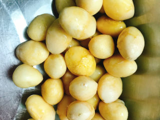 5、白果炖鸡,去皮去芯