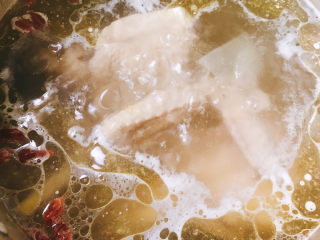 14、白果炖鸡,煮5分钟