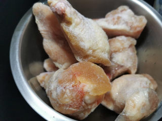 1、松茸鸡汤,冻品小鸡腿