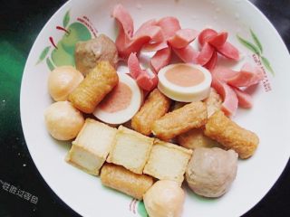 12、麻辣香锅,火锅丸子用热水焯水