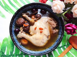 27、姬松茸茶树菇鸡汤,成品图