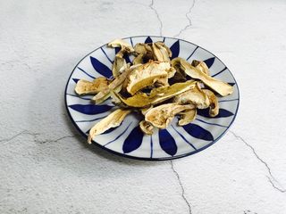 2、白牛肝菌土鸡汤,白牛肝菌