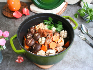 2、私房一品煲仔菜,成品图