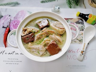 15、老鸭煲,拍上成品图，一道鲜美的老鸭煲就完成了。