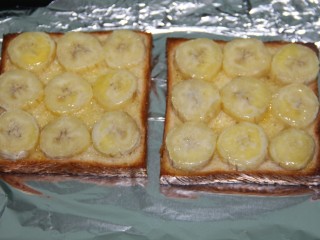 19、幸福早餐烤香蕉土司,这就烤完了