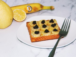 20、幸福早餐烤香蕉土司,再挤上蓝莓酱，又漂亮有好吃，开动吧