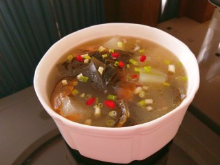 1、冬瓜海带汤,冬瓜海带汤。