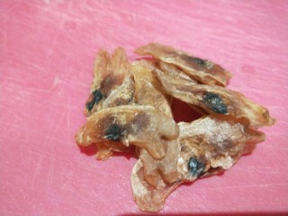 6、冬瓜海带汤,蛏干适量。