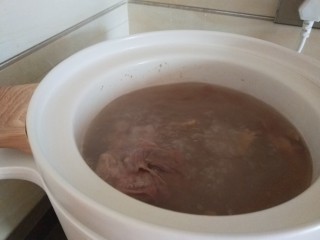 11、冬瓜海带汤,骨汤两个小时过去了。