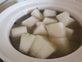 16、冬瓜海带汤,煮半小时左右。
