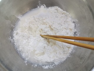 3、大馅馄饨~自己擀皮水打馅,用筷子快速搅拌