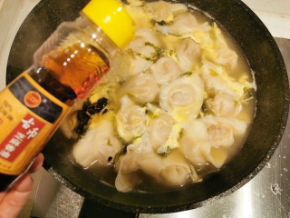 44、大馅馄饨~自己擀皮水打馅,关火，加少许香油