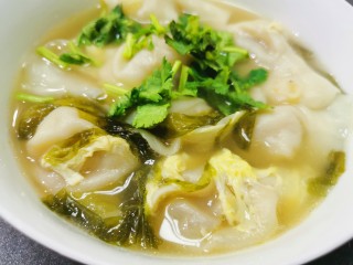 45、大馅馄饨~自己擀皮水打馅,加点香菜，出锅