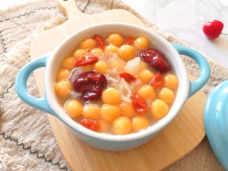 15、红薯圆子,香甜顺滑，好吃还美容。