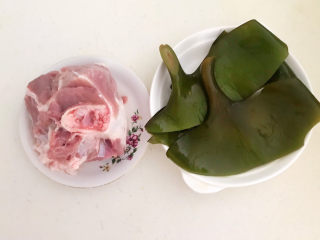 1、海带筒骨汤,海带根和猪筒骨