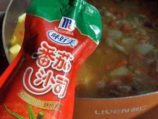 14、罗宋汤,根据自身的喜好，挤入番茄酱。