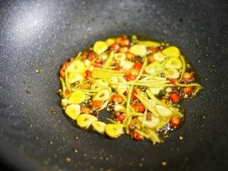 13、低脂爽脆开胃下饭的腌黄瓜条,爆香关火