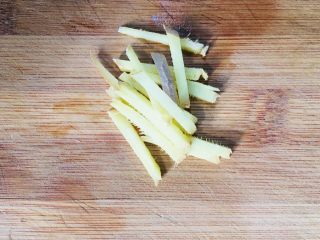 5、花蛤蒸蛋,姜切丝