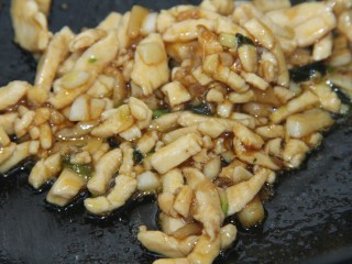 13、幸福早餐~鸡肉挂面,炒匀