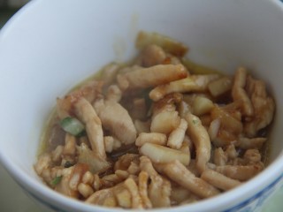 14、幸福早餐~鸡肉挂面,盛出