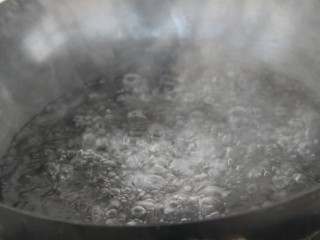 15、幸福早餐~鸡肉挂面,烧开水