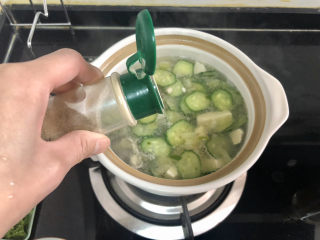 26、牡蛎豆腐汤,加少许白胡椒粉去腥