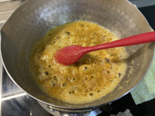 16、白玉菇豆腐汤➕咸蛋黄白玉菇豆腐汤,炒到起泡