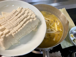 21、白玉菇豆腐汤➕咸蛋黄白玉菇豆腐汤,内脂豆腐